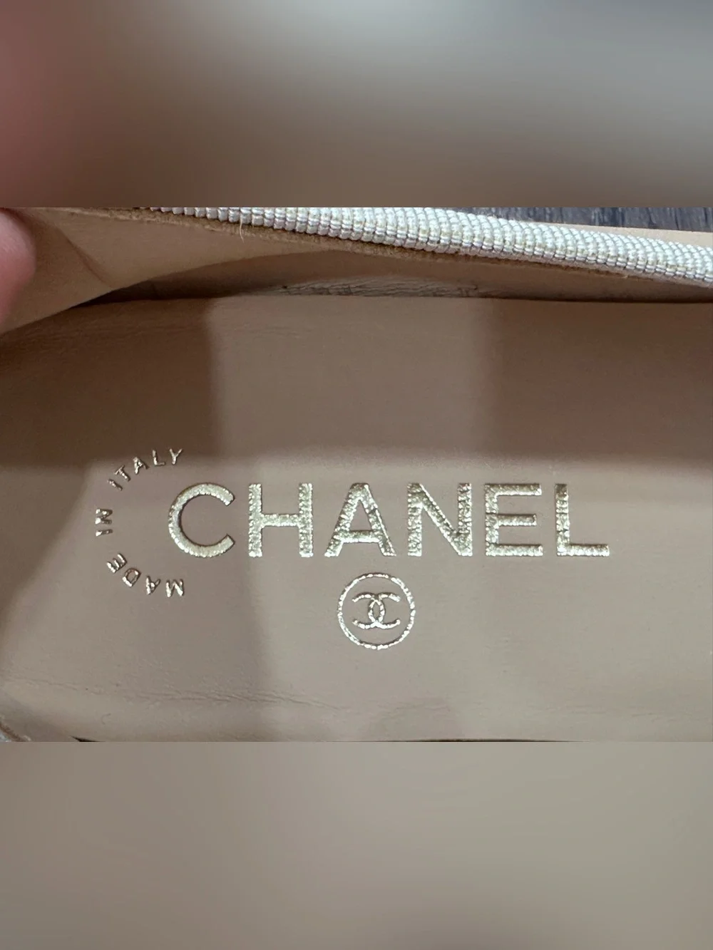 CHANEL CLASSIC CC LOGO BEIGE & BLACK LEATHER BALLET FLATS SHOES Size 37